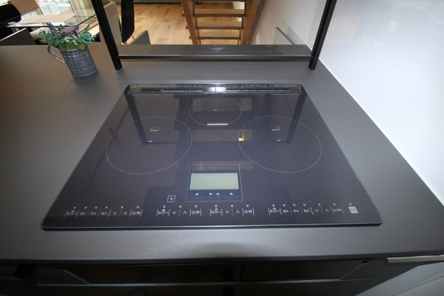 朝倉本町　新築戸建　2号地のキッチン|ＩＨクッキングヒーター