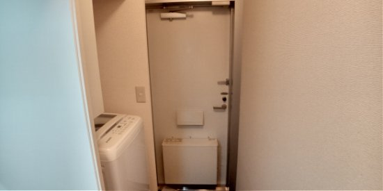 レオパレスＡｖａｌｏｎ７５０Ｒの玄関|冷蔵庫・電子レンジ