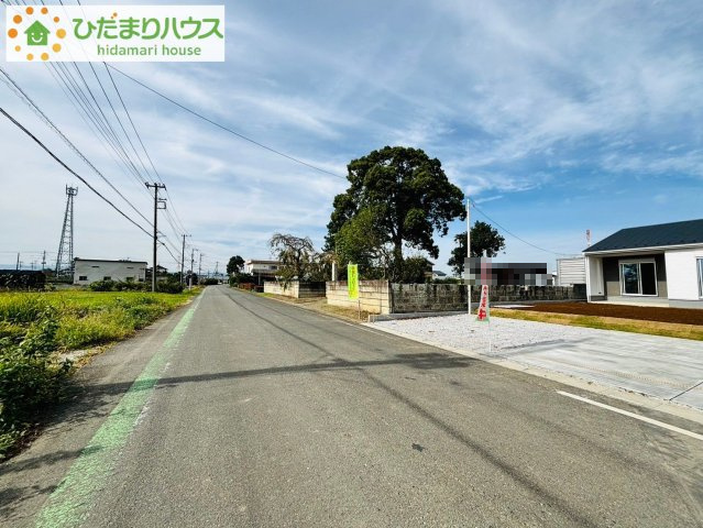 川島町平沼　新築一戸建て　リーブルガーデン　04の前面道路含む現地写真