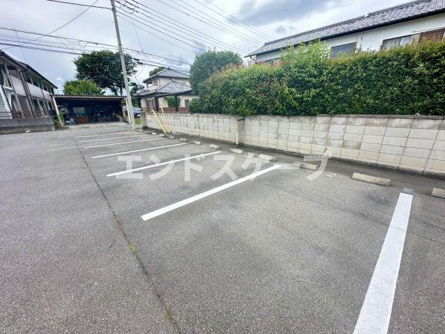 ファミーユ　Ｃの駐車場|高崎、前橋のお部屋探しはエンドスケープまで！お客様の理想お聞かせ下さい♪
