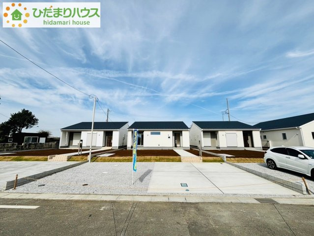 川島町平沼　新築戸建　リーブルガーデン05の駐車場