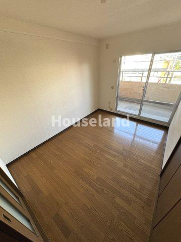 ふぁみーゆ吹屋町の洋室