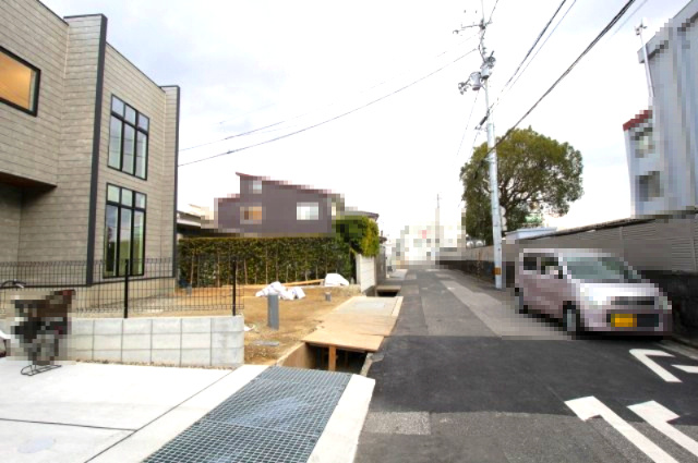 小津町　新築戸建　４号棟　【内覧可能】の前面道路含む現地写真