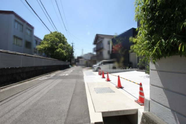 小津町　新築戸建　４号棟　【内覧可能】の前面道路含む現地写真