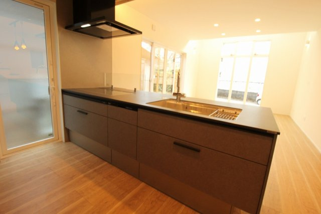 小津町　新築戸建　４号棟　【内覧可能】のキッチン