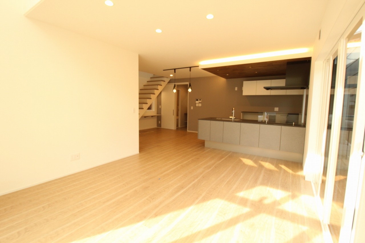 小津町　新築戸建　４号棟　【内覧可能】の居間・リビング|ＬＤＫ　20.83帖