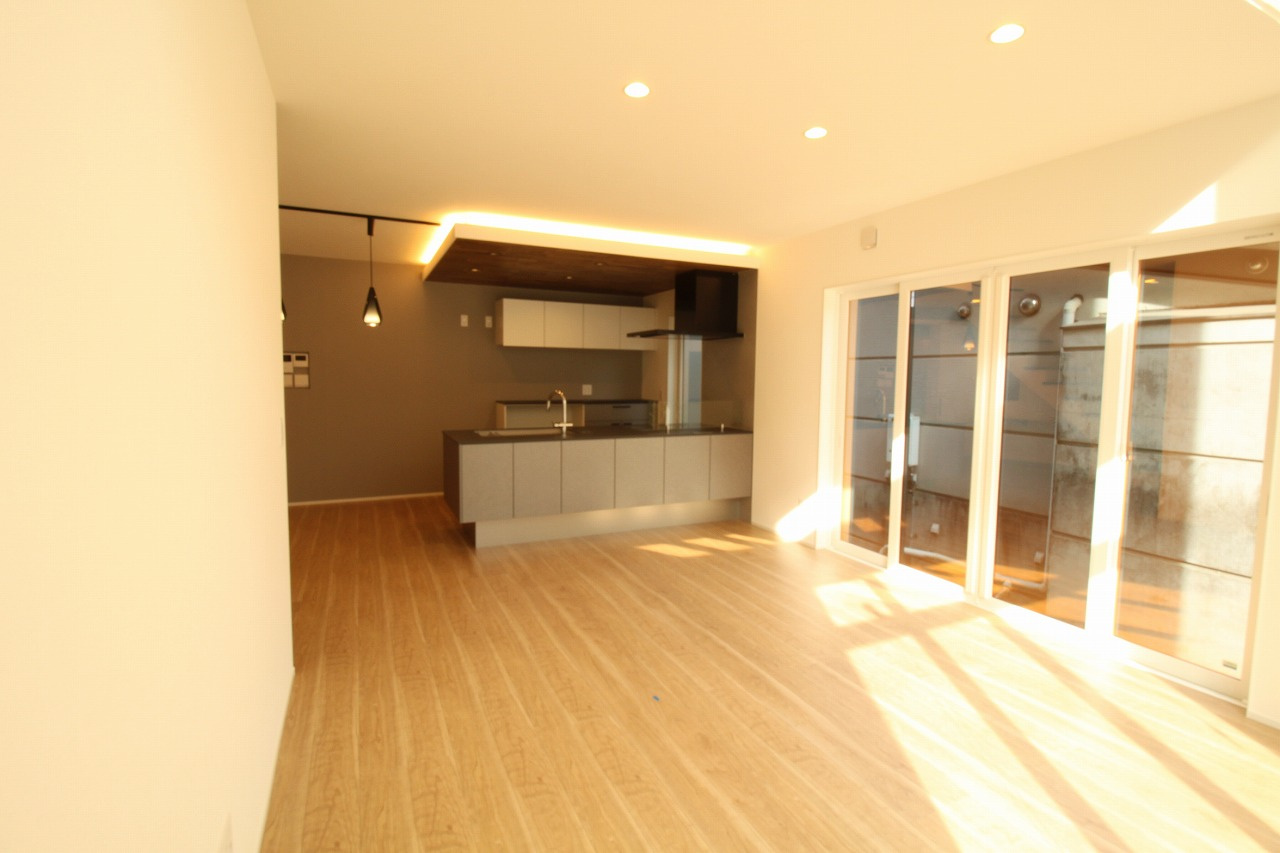 小津町　新築戸建　４号棟　【内覧可能】の居間・リビング|ＬＤＫ　20.83帖