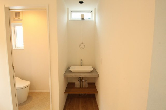 小津町　新築戸建　４号棟　【内覧可能】の独立洗面台|2Ｆ
