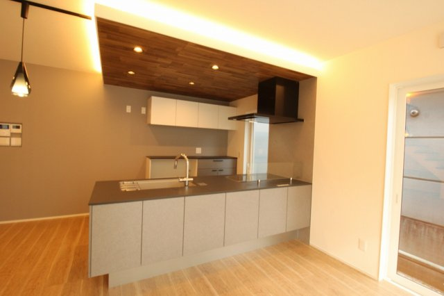 小津町　新築戸建　４号棟　【内覧可能】のキッチン
