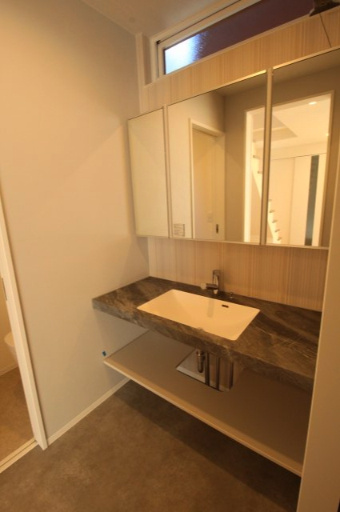 小津町　新築戸建　４号棟　【内覧可能】の独立洗面台