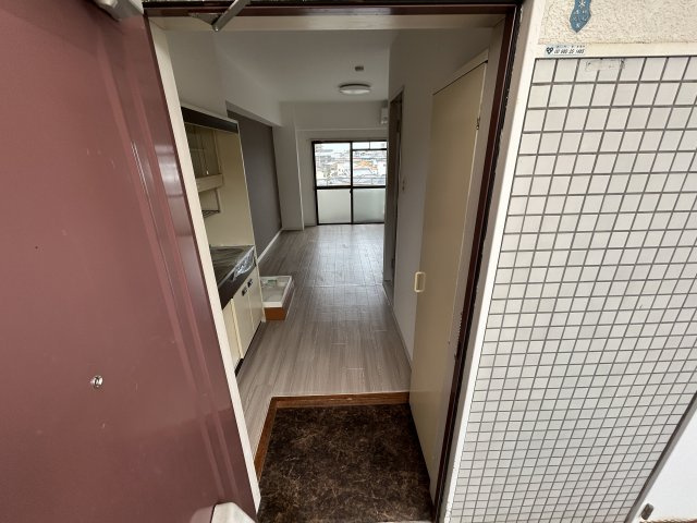 ステューデントビラウィングの玄関