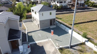 【外観】 | アルプス市有野 新築 全2棟2号棟　広々敷地75坪　広々敷地に車4台以上駐車可能