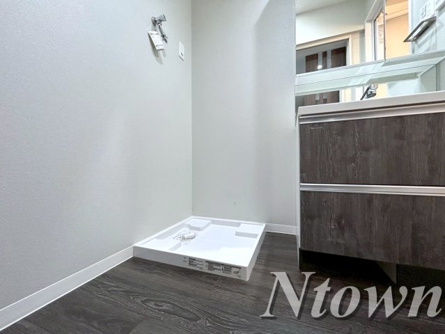 【設備】 | さくらHills NISHIKI Platinum Residence | 洗濯機置き場です。