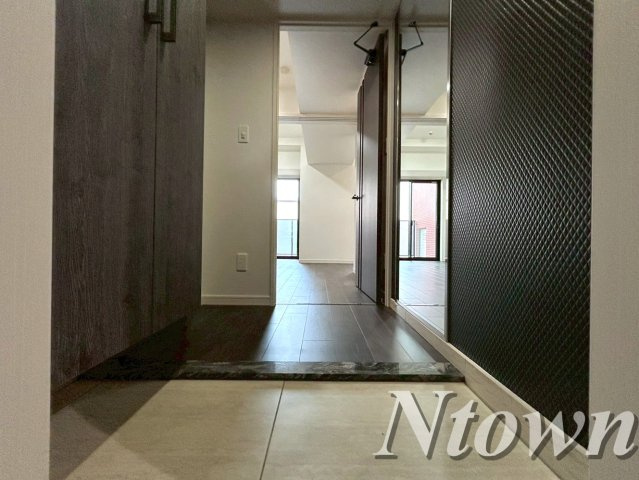 【玄関】 | さくらHills NISHIKI Platinum Residence | 落ち着いた玄関です