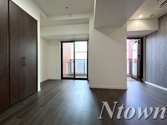 【居間・リビング】 | さくらHills NISHIKI Platinum Residence | ゆったりとした居間です