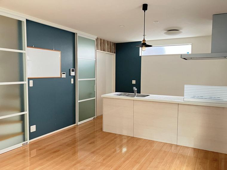 上小町戸建の居間・リビング