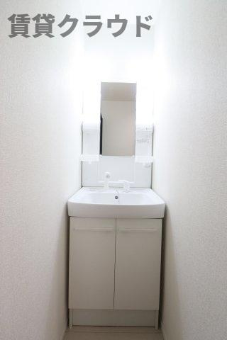メゾンドジュネス大森台の洗面所|朝の準備に活躍する、洗髪洗面化粧台！