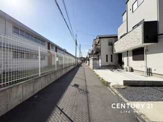 【前面道路含む現地写真】 | 前面道路含む現地写真です