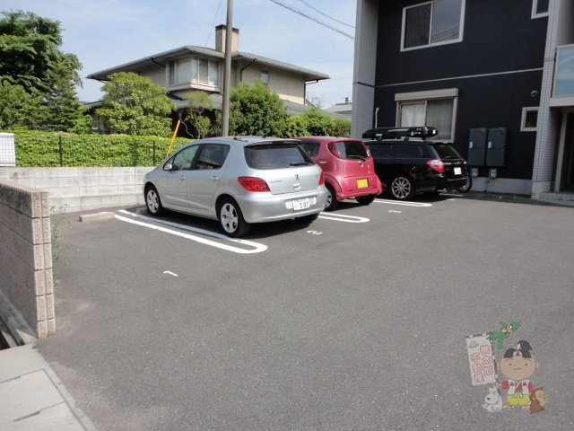 Ｂｉｎａｒｅ（ビナーレ）の駐車場