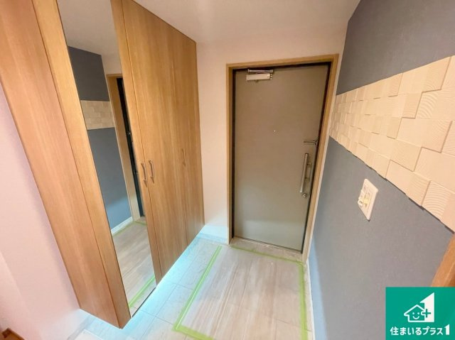 レスタージュ鳳の玄関