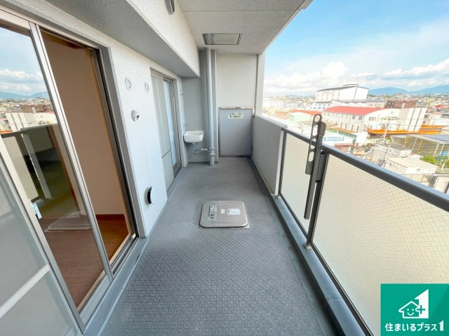 レスタージュ鳳のバルコニー|ワイドバルコニーは洗濯物を干すスペースが広いのでご家族が多くても安心！