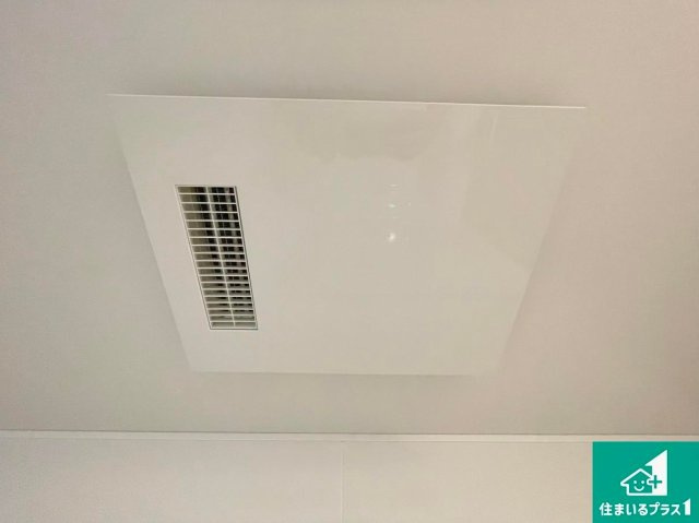 レスタージュ鳳の冷暖房・空調設備|四季を通して快適なバスライフをお手伝いする浴室暖房乾燥機！浴室の乾燥・暖房・涼風・換気はもちろん、２４時間換気にも対応！