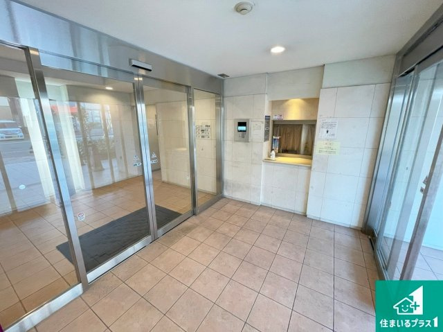 レスタージュ鳳のエントランス|安心のオートロック付きエントランス！