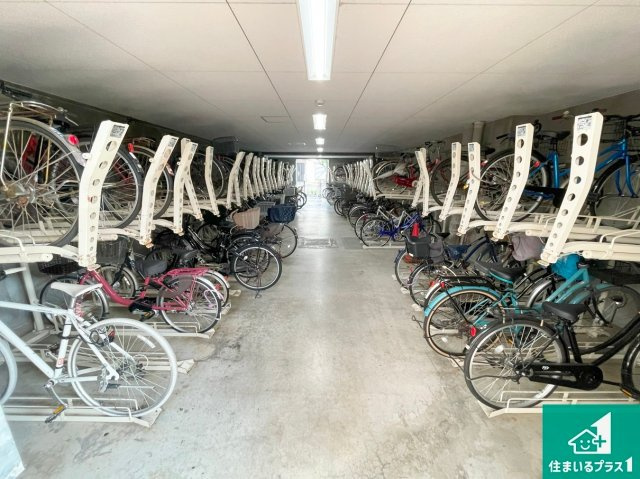 レスタージュ鳳の駐輪場