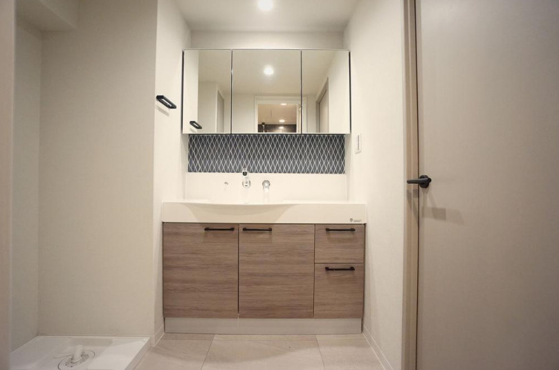 日商岩井芦屋翠ヶ丘マンションの洋室|現在は間仕切りをせず２室１部屋の状態にしております。