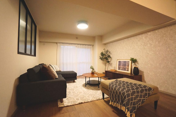 日商岩井芦屋翠ヶ丘マンションの洋室