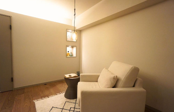 日商岩井芦屋翠ヶ丘マンションの居間・リビング