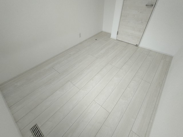 コンフォール新小岩の洋室