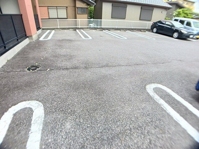 ヴィクトリー　　刈谷市近郊の賃貸ならクラスホーム刈谷店の駐車場