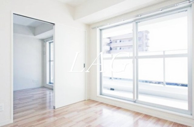 【居間・リビング】 | エストセントレ | 洋室のお部屋です。