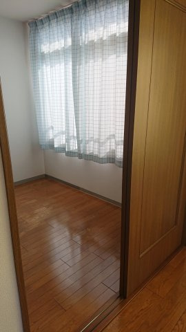 京都市左京区静市市原町の賃貸マンションの居間・リビング