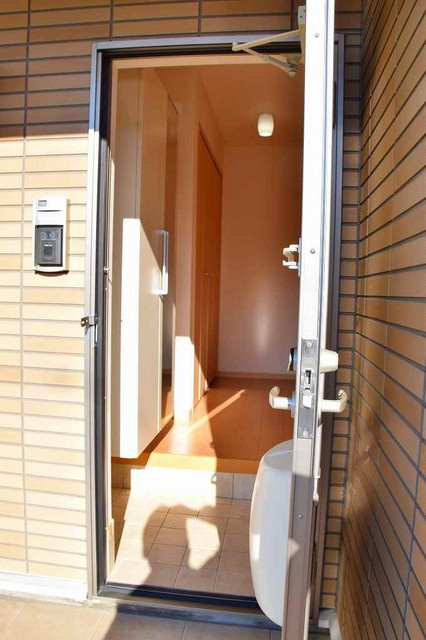 グランヒルBの玄関