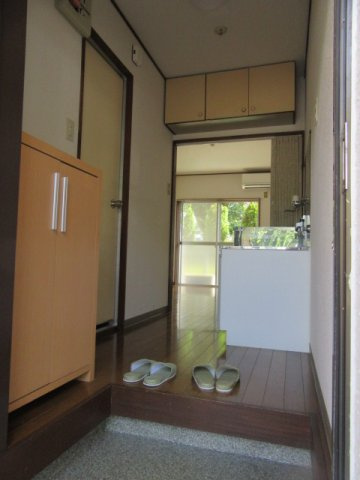 サンハイツワカバの玄関|写真は他室