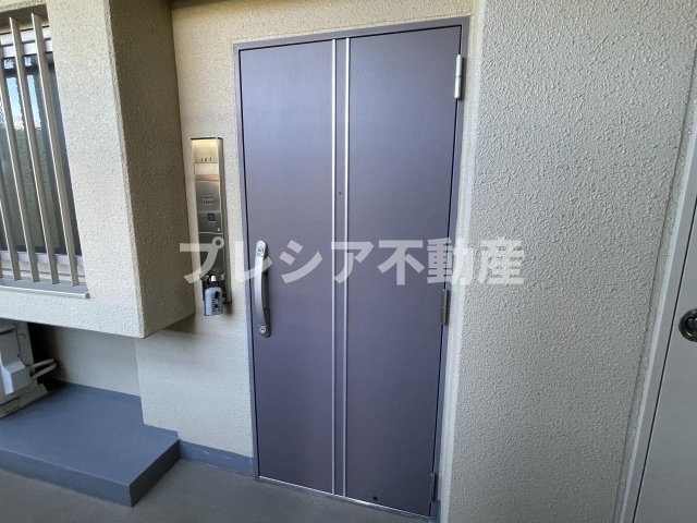 MINT甲子園三番町の玄関