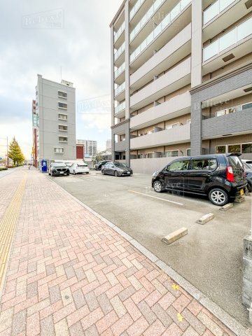 ソレイユ中央の駐車場|駐車スペースもあります☆