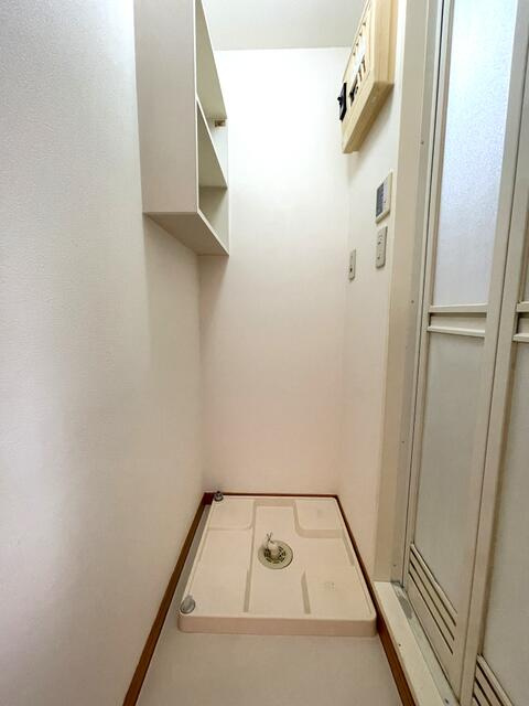 室内に洗濯機置場ございます♪
