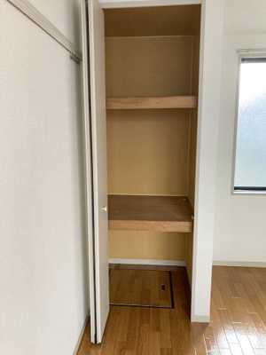 【収納】 | サニーガーデン | 別室の同設備写真を使用しております。現況優先となります。
