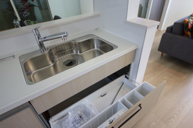 《仲介手数料無料》緑区大字三室7207-2新築一戸建てのキッチン|撮影日 2024年8月26日 12:20 晴れ