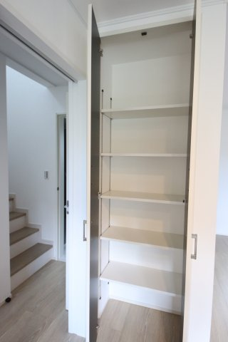 《仲介手数料無料》緑区大字三室7207-2新築一戸建ての収納|撮影日 2024年8月26日 12:20 晴れ