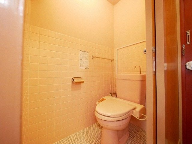 【トイレ】 | 高橋ビル | 別号室の写真になります。現況優先。