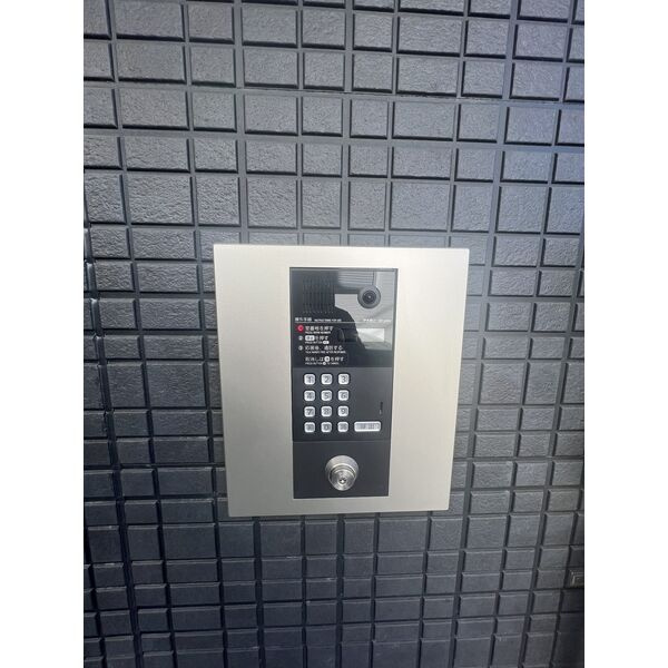 プリシェール名塚のエントランス