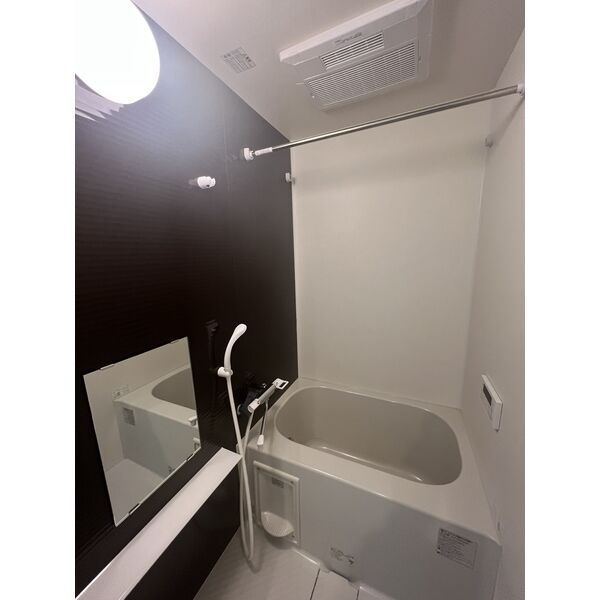 プリシェール名塚の浴室