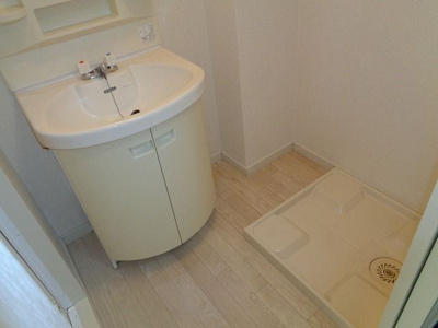 【洗面所】 | メゾンドリバティ西新 | 別号室の写真になります。現況優先。