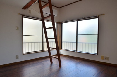 【居間・リビング】 | シャトル熊野町Ⅰ