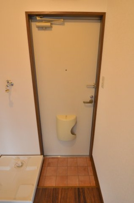 【玄関】 | シャトル熊野町Ⅰ