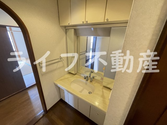 ラフォーレ大蓮の独立洗面台|独立洗面台、朝の身支度には欠かせません
